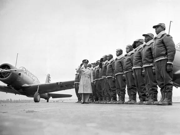 Amerikai Légierő: Tuskegee Airmen képzőanyagok újbóli használata