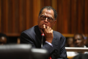 Danny Jordaan Irányítása Kérdéses a SAFA Közelgő Ülésén: Lázongás a Háttérben