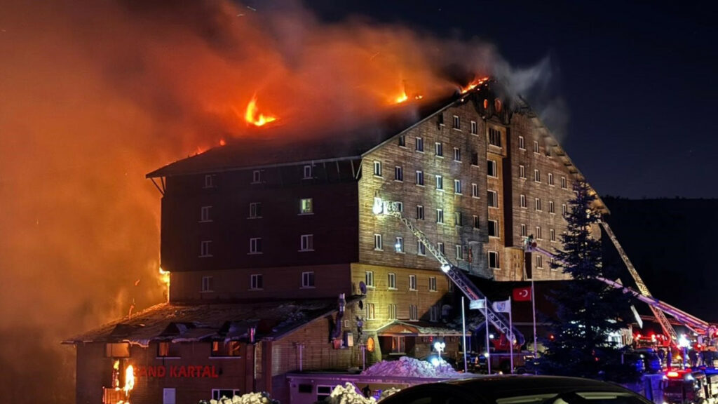 Feuer im türkischen Skiresort – mindestens zehn Tote