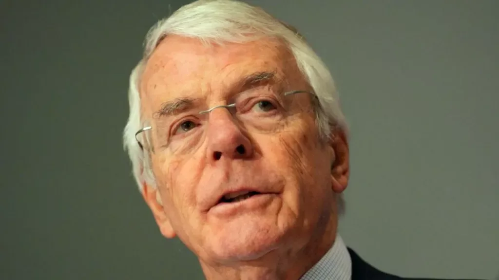 A globális demokrácia veszélyben az Egyesült Államok elszigeteltsége miatt, figyelmeztetett az egykori brit miniszterelnök, Sir John Major