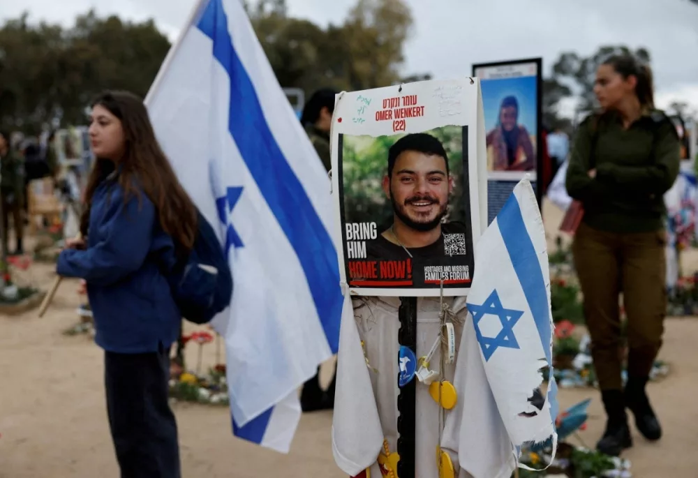 Izrael Újabb Hat Foglyot Fogad át Gázából, Miközben Azonosították Bibas Holttestét