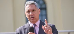Lázár János: Hatsávossá bővül az M1-es autópálya Budapest és Győr között