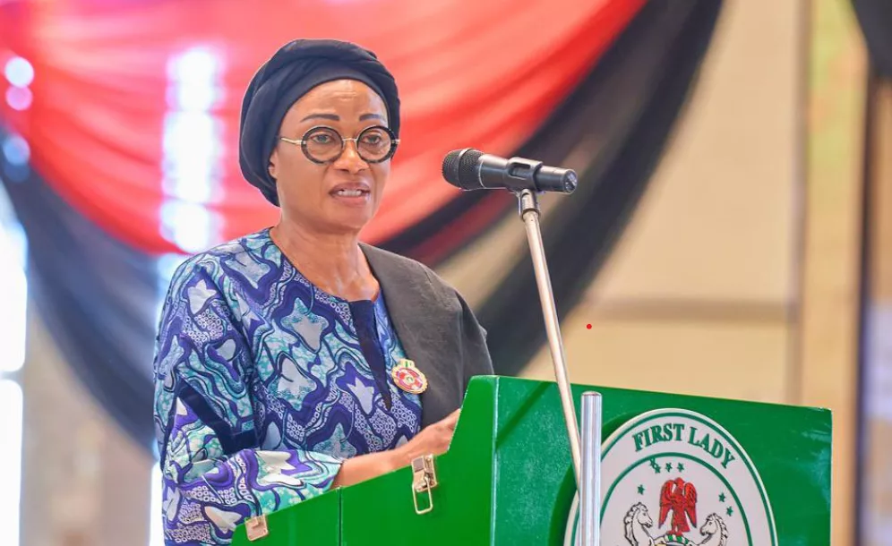 Nollywood és a közösségi média hozzájárul a gyors meggazdagodás kultúrájához – Nigéria First Ladyje szerint