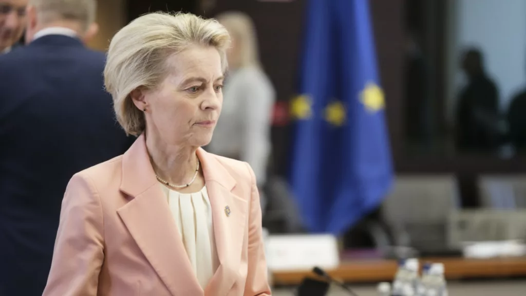 Von de Leyen is üzent Trumpnak