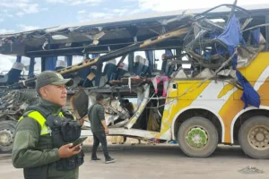 Buszbaleset Bolíviában: Több mint több tucat sérült és halott