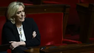 Döntés Marine Le Pen Politikai Jövőjéről