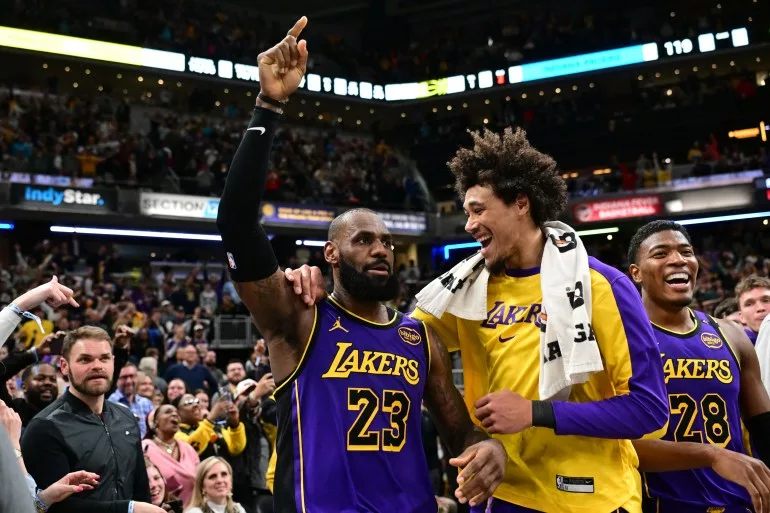 LeBron James Megmentette a Lakerst: Utolsó Másodperces Kosárral Győzött az Indiana Ellen