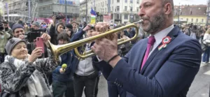 Szabó Bálint megvárta Pintér Sándort a Karmelitánál