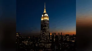 A New Yorki Ikongép Ünnepi Fénybe Öltözik Ferenc Pápa Emlékére