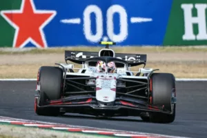 Csúszás a Ranglétrán: Tsunoda Nehézségei Az Első Red Bull-Qualifyingon