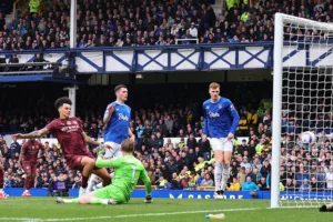 Manchester City Döntőbe Számíthat Az Aston Villa Ellen