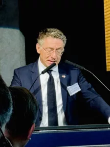 Nemzetközi Jogász Szakértő Sürgeti a Német és Dél-Koreai Támogatást az ICC iránt Trump Korszakában