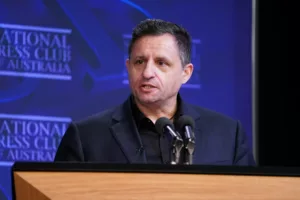 Politikai Menedék: A Választók Elfáradtak a Nagy Pártoktól