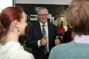 Valós béremelést sürget az ausztrál Munkáspárt hárommillió dolgozó számára