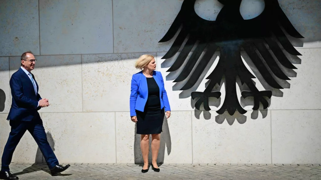 AfD Osztályozásának Emelése: A Kancellár és Merz Titkos Egyetértése