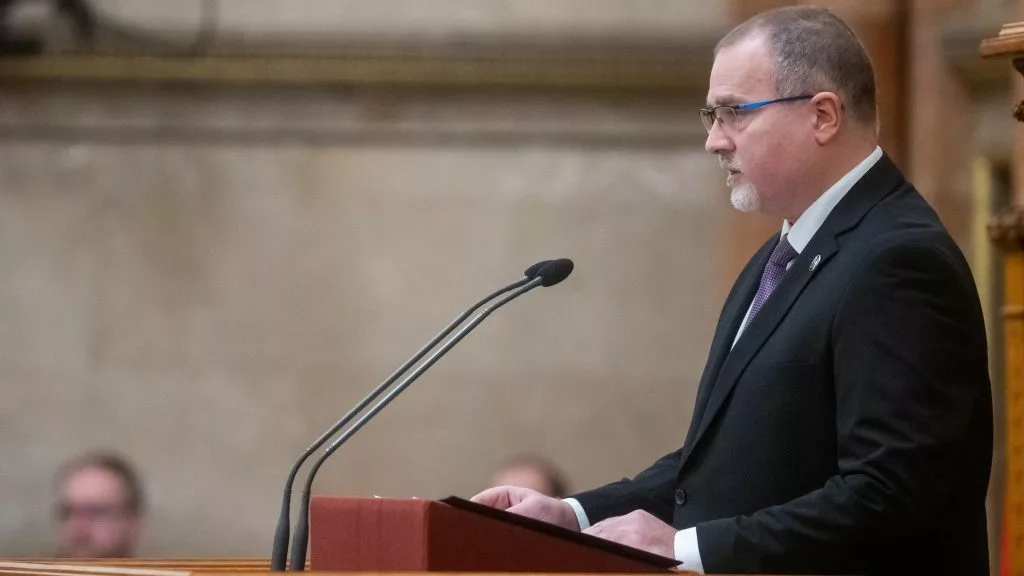 Az Állami Számvevőszék vezetője titkolózik a kontroverzis körüli bankról