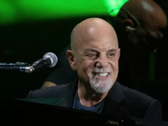 Billy Joel turnéjának törlése: agyi rendellenesség miatt döntött így