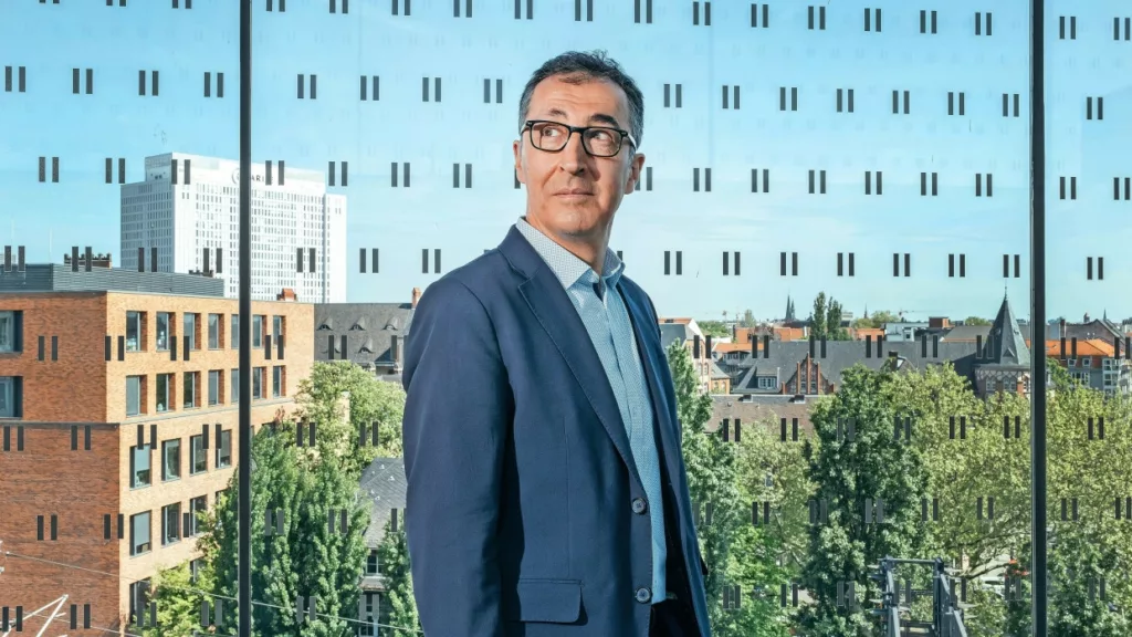 Cem Özdemir Stuttgartba költözik: Új kezdetek és politikai kihívások