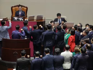 Dél-Koreai Politikai Válság: Choi Sang-mok Lemondásával Fokozódik a Feszültség