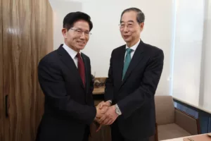 Egyeztetés nélküli tárgyalás: Kim Moon-soo és Han Duck-soo találkozója eredménytelenül zárult
