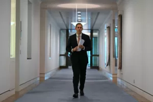 Jim Chalmers és az ausztrál gazdaság stabilizálása a globális bizonytalanságok árnyékában