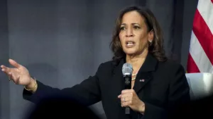 Kamala Harris éles kritikával támadja Trumpot első beszédében