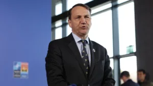 Kína Kulcsszerepe Oroszország Megfékezésében: Sikorski Meggyőződése