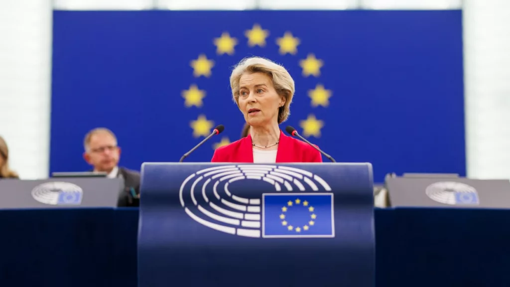 SMS-ügy: Az EU Bírósága szerint Von der Leyen köteles kiadni a Pfizer vezérigazgatójának írt üzeneteit