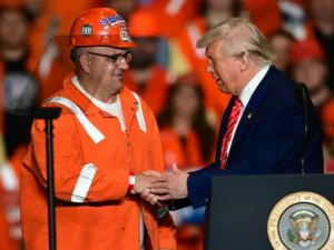 Trump Acél- és Alumíniumvámok Duplázásáról Beszél