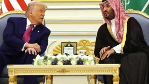 Trump közel-keleti "barátságai" és a katari repülőgépbotrány a Saturday Night Live célkeresztjében