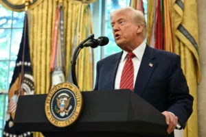 Új Kereskedelmi Egyezmény a Láthatáron: Trump Bejelenti az Egyesült Királysággal Köttetett Megállapodást