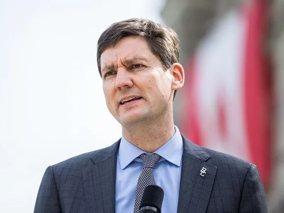 David Eby szerint nem politikai akadályok miatt áll a kérdéses olajvezeték projekt