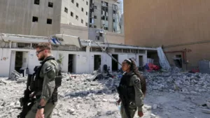 Izrael több tucat célpontot támadott Teheránban