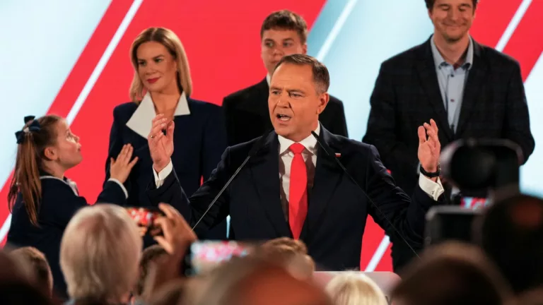 Karol Nawrocki szűk győzelmet aratott a lengyel elnökválasztáson