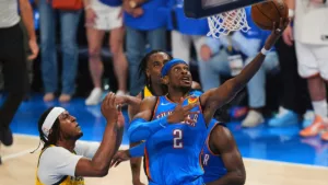 Shai Gilgeous-Alexander, az Oklahoma City Thunder csillaga az NBA döntő legértékesebb játékosának (MVP) címét nyerte el
