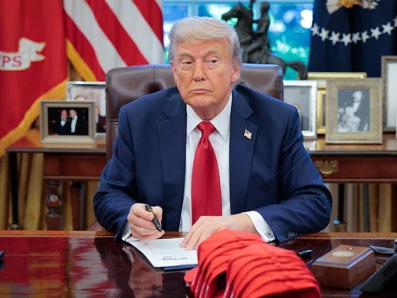 Trump vámjai életben maradnak a fellebbezés ideje alatt, döntött az amerikai bíróság