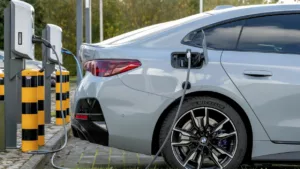 Az elektromos járművek felé forduló trend: Növekvő váltási hajlandóság Németországban