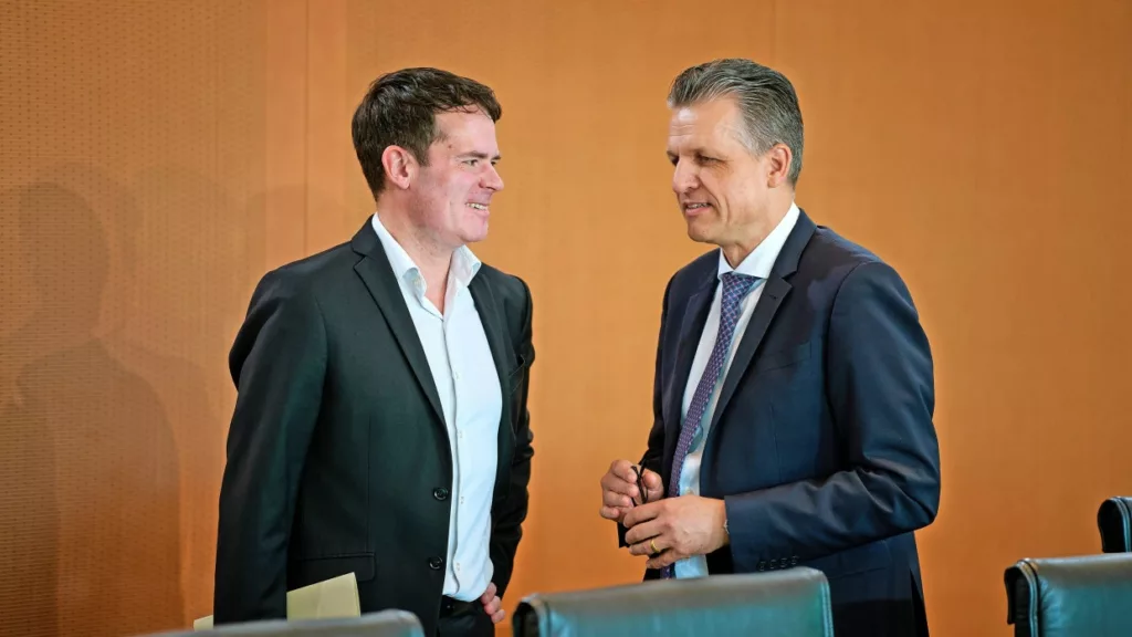 Björn Böhning: A Háttérember, Aki Nélkülözhetetlen a Német Koalícióban
