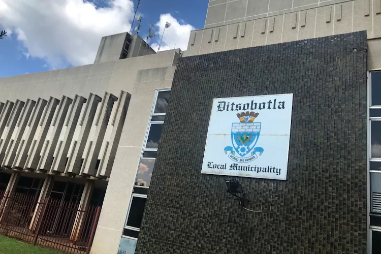 Ditsobotla önkormányzatát fizetésre kötelezték
