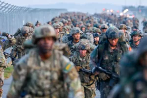 Észak-Korea és az USA Szorosabbra Fűzi Kapcsolatait a Régió Biztonsága Érdekében