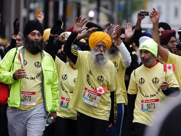 Fauja Singh, a világ legidősebb maratonistája tragikus balesetben hunyt el