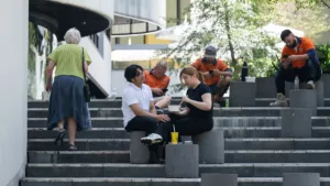 Fiatal ausztrál munkavállalók kizsákmányolása: Aggasztó jelentés a Melbourne-i Jogtudományi Karról