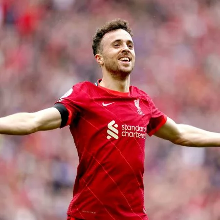 Futballvilág gyászolja Diogo Jotát és testvérét, akik tragikus autóbaleset áldozatai lettek Spanyolországban
