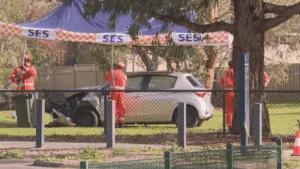 Halálos gázolás Melbourne-ben: Nő meghalt, egy kisfiú és egy férfi életveszélyes állapotban