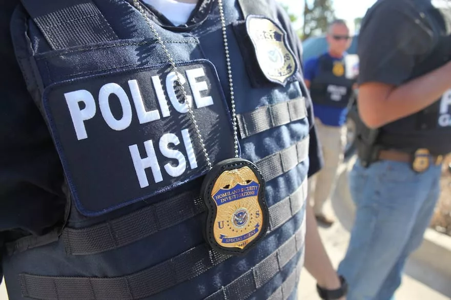 HSI Kiterjesztett Szerepe a Migrációs Razziaiban az Egyesült Államokban