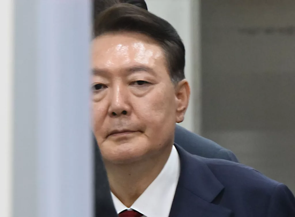 Jogi Felelősségre Vonás: Yoon Suk Yeol Volt Elnököt Vádolják Hatalommal Való Visszaéléssel