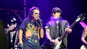 Johnny Depp tiszteletét tette Ozzy Osbourne emlékének