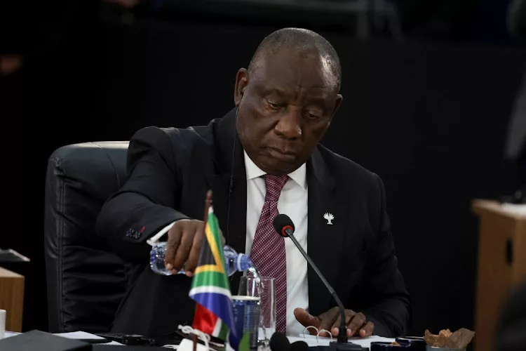 Ramaphosa megvédte az intézmények finanszírozását a kétpárti vita közepette