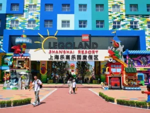 Shanghai új gyöngyszeme: Megnyitotta kapuit Kína első Legolandja