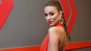 Sydney van den Bosch a házfelújítás kihívásairól: Tetőcsere és váratlan meglepetések